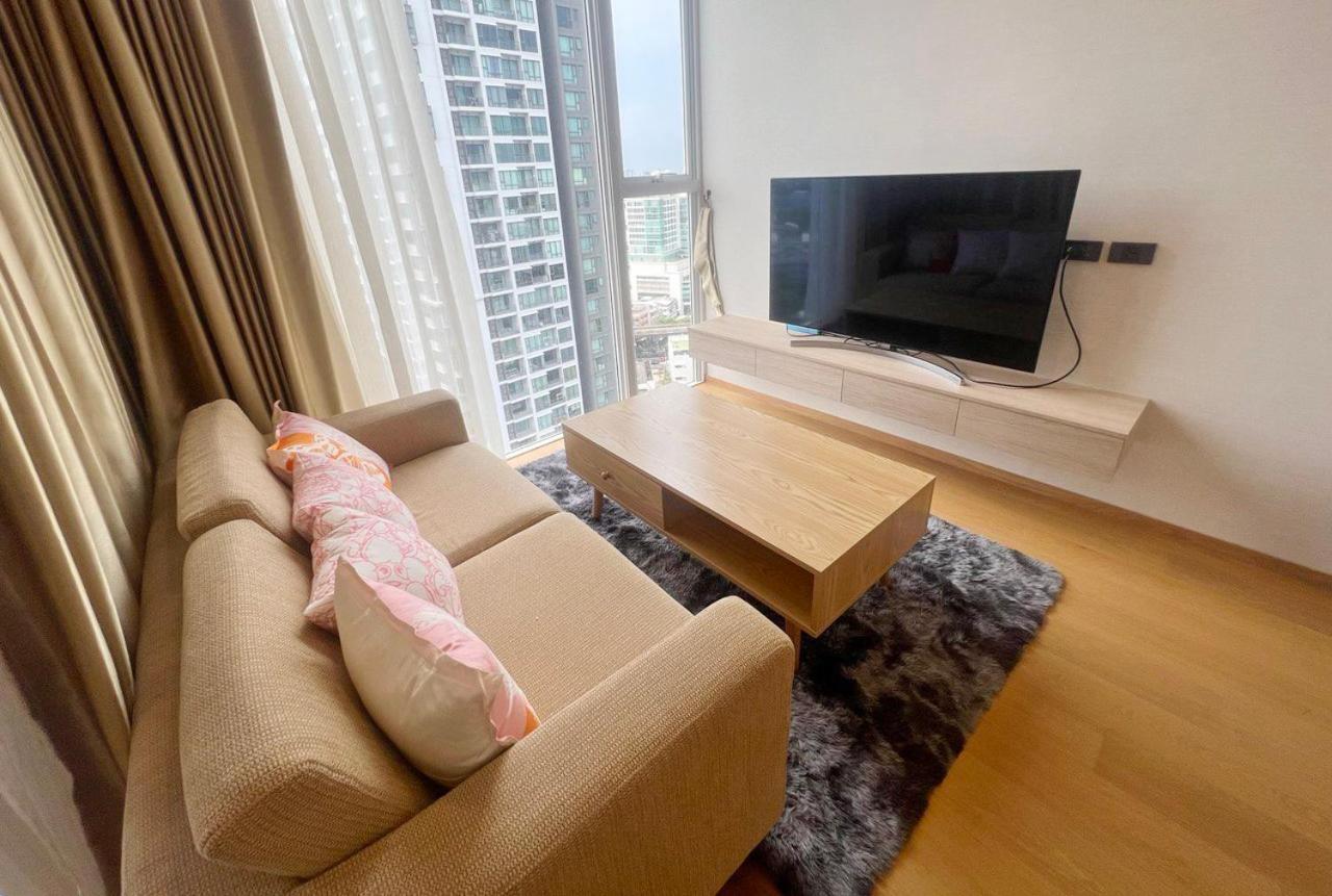 2 Bedroom Luxury Apartment 3 Min Walk From Bts Ekkamai Bangkok Exterior foto